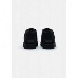 UGG CLASSIC ULTRA MINI Botines bajos negro