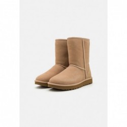 UGG CLASSIC SHORT II Botines sand