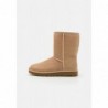 UGG CLASSIC SHORT II Botines sand