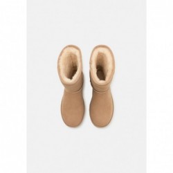 UGG CLASSIC SHORT II Botines sand