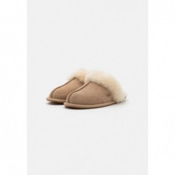 UGG SCUFFETTE II Pantuflas sand