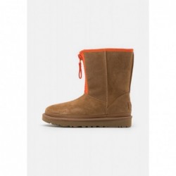 UGG CLASSIC SHORT ZIPPER TAPE LOGO Botines chestnut