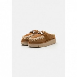 Mou BOUNCE LOGO Sandalias planas cognac