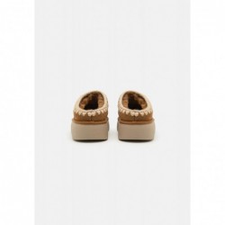 Mou BOUNCE LOGO Sandalias planas cognac