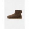 UGG CLASSIC MINI Botines Nueces de pecan