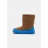 UGG CLASSIC SHORT WEATHER HYBRID Botas para la nieve Castañas