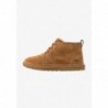 UGG NEUMEL Botines con cordones Castañas