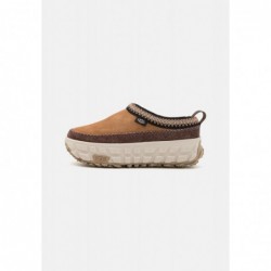 UGG VENTURE DAZE UNISEX Mocasines Castañas