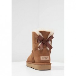 UGG MINI BAILEY BOW II Botines chestnut