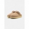 UGG GOLDENSTAR Pantuflas sand