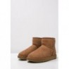 UGG CLASSIC MINI II Botines bajos chestnut