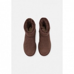 UGG CLASSIC MINI II Botines bajos burnt cedar