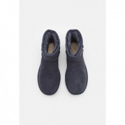 UGG CLASSIC MINI II Botines bajos burnt eve blue