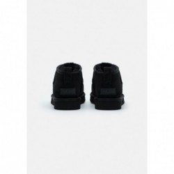 UGG CLASSIC ULTRA MINI Botines bajos black