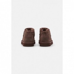 UGG CLASSIC ULTRA MINI Botines bajos burnt cedar