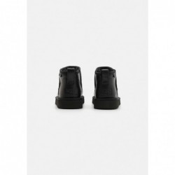 UGG CLASSIC ULTRA MINI Botines con plataforma black