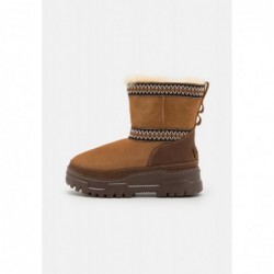 UGG CLASSIC MINI TRAILGAZER Botas para la nieve chestnut