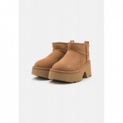 UGG CLASSIC ULTRA MINI NEW HEIGHTS Botines bajos chestnut