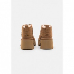 UGG CLASSIC ULTRA MINI NEW HEIGHTS Botines bajos chestnut