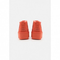 UGG CLASSIC ULTRA MINI PLATFORM Botines con plataforma vibrant coral