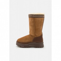 UGG CLASSIC TALL TRAILGAZER Botas para la nieve chestnut