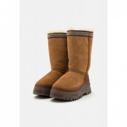 UGG CLASSIC TALL TRAILGAZER Botas para la nieve chestnut