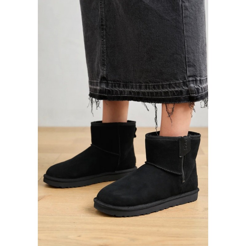 UGG CLASSIC MINI BAILEY ZIP Botines black