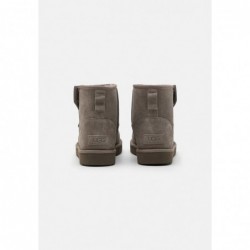 UGG CLASSIC MINI BAILEY ZIP Botines smoke plume