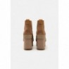 UGG NEW HEIGHTS PLATFORM MINI Botines de tacón chestnut