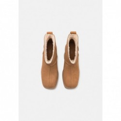 UGG NEW HEIGHTS PLATFORM MINI Botines de tacón chestnut