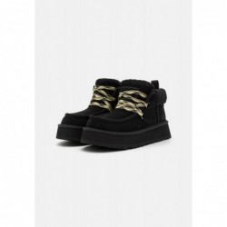 UGG FUNKARRA CABIN CUFF Botines bajos black