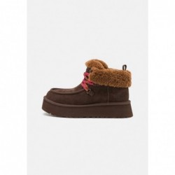 UGG FUNKARRA CABIN CUFF Botines bajos burnt cedar