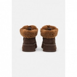 UGG FUNKARRA CABIN CUFF Botines bajos burnt cedar