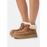 UGG FUNKARRA CABIN CUFF Botines bajos chestnut