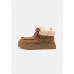 UGG FUNKARRA CABIN CUFF Botines bajos chestnut